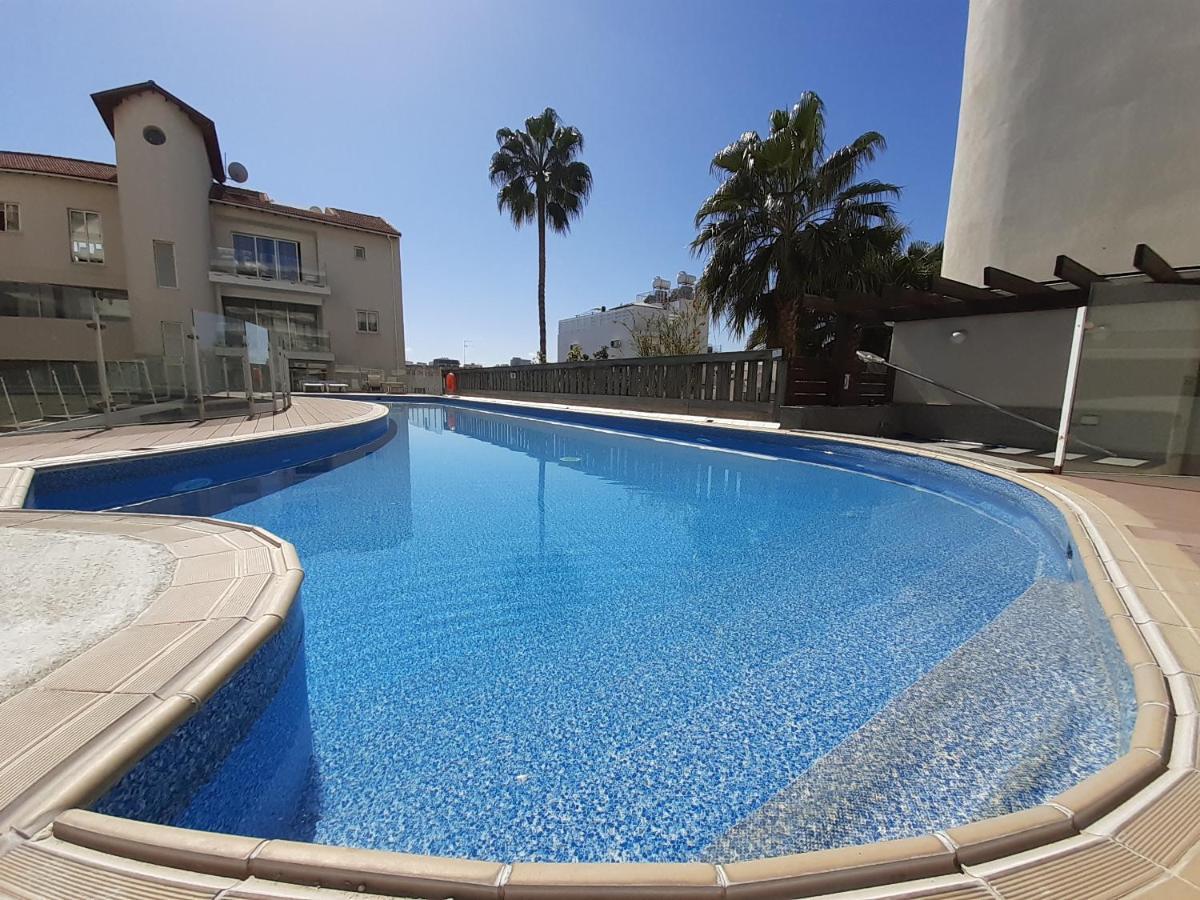 City Flats 2 Bedroom Apartment Larnaca Bagian luar foto