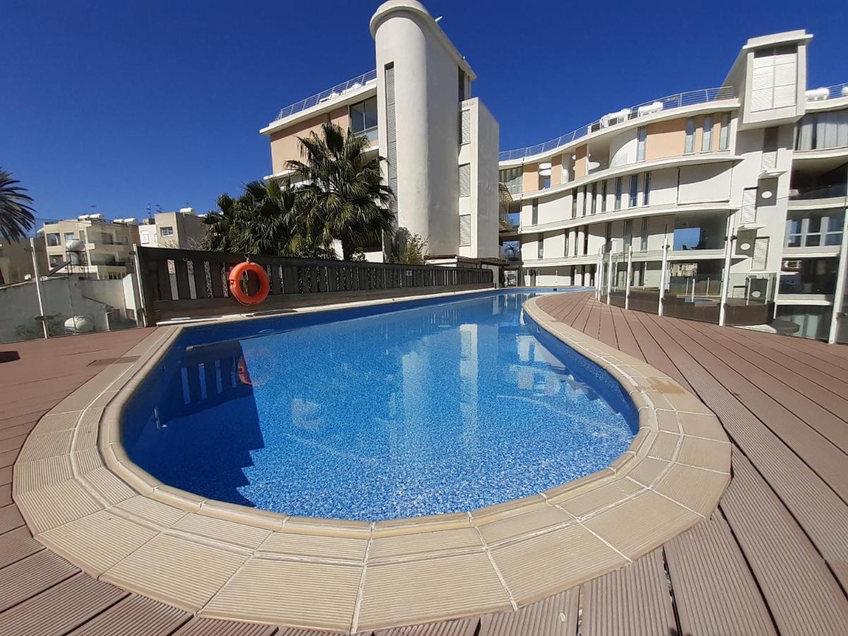 City Flats 2 Bedroom Apartment Larnaca Bagian luar foto