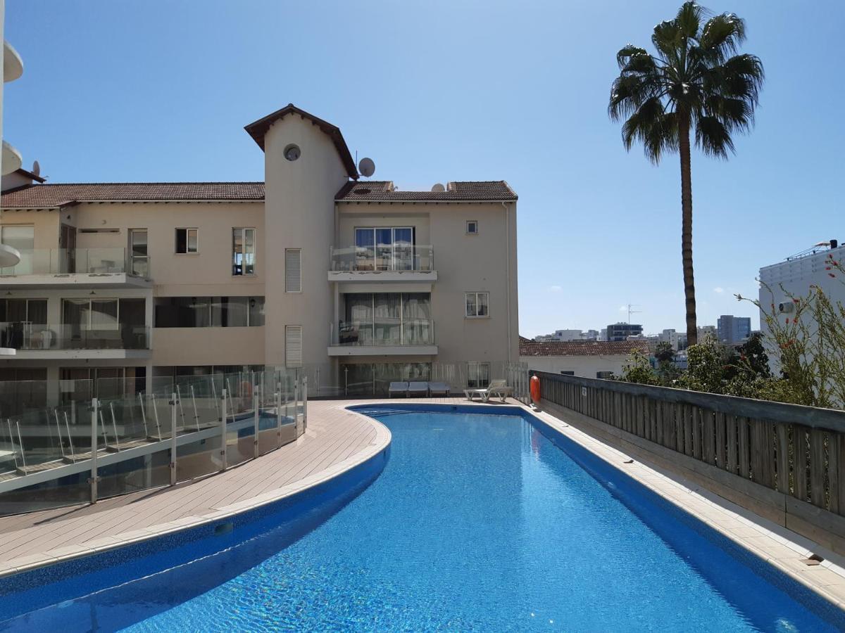 City Flats 2 Bedroom Apartment Larnaca Bagian luar foto