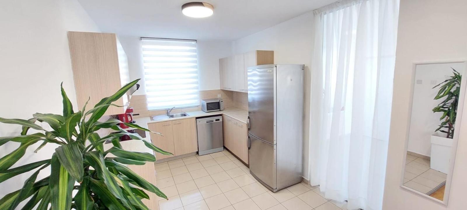 City Flats 2 Bedroom Apartment Larnaca Bagian luar foto